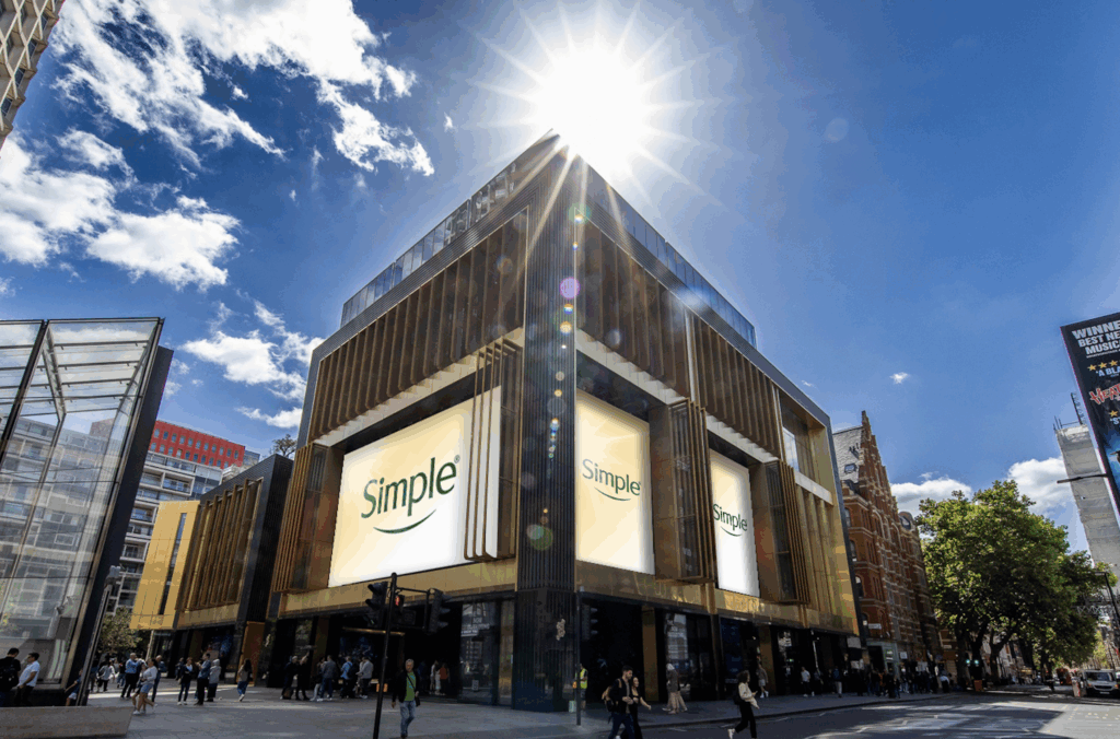 Simple’s Biggest Pop-up Ever - Whatever the Weather Experience - London TV